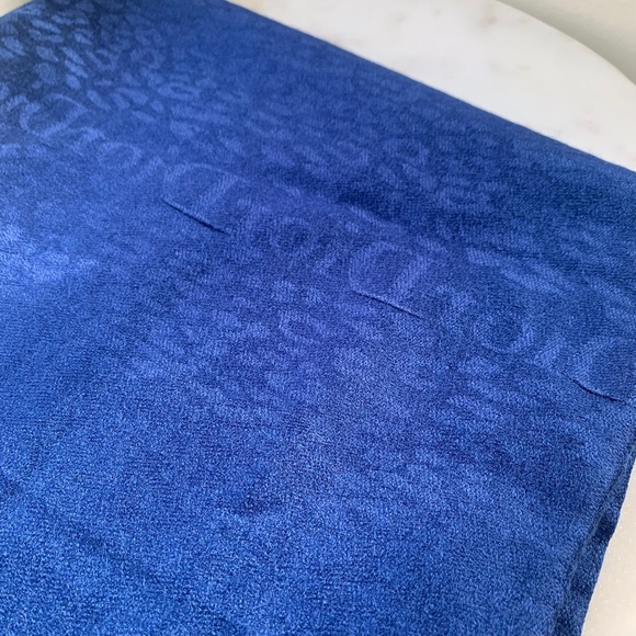 Dior | Leopard Scarf - Picture 7 of 7